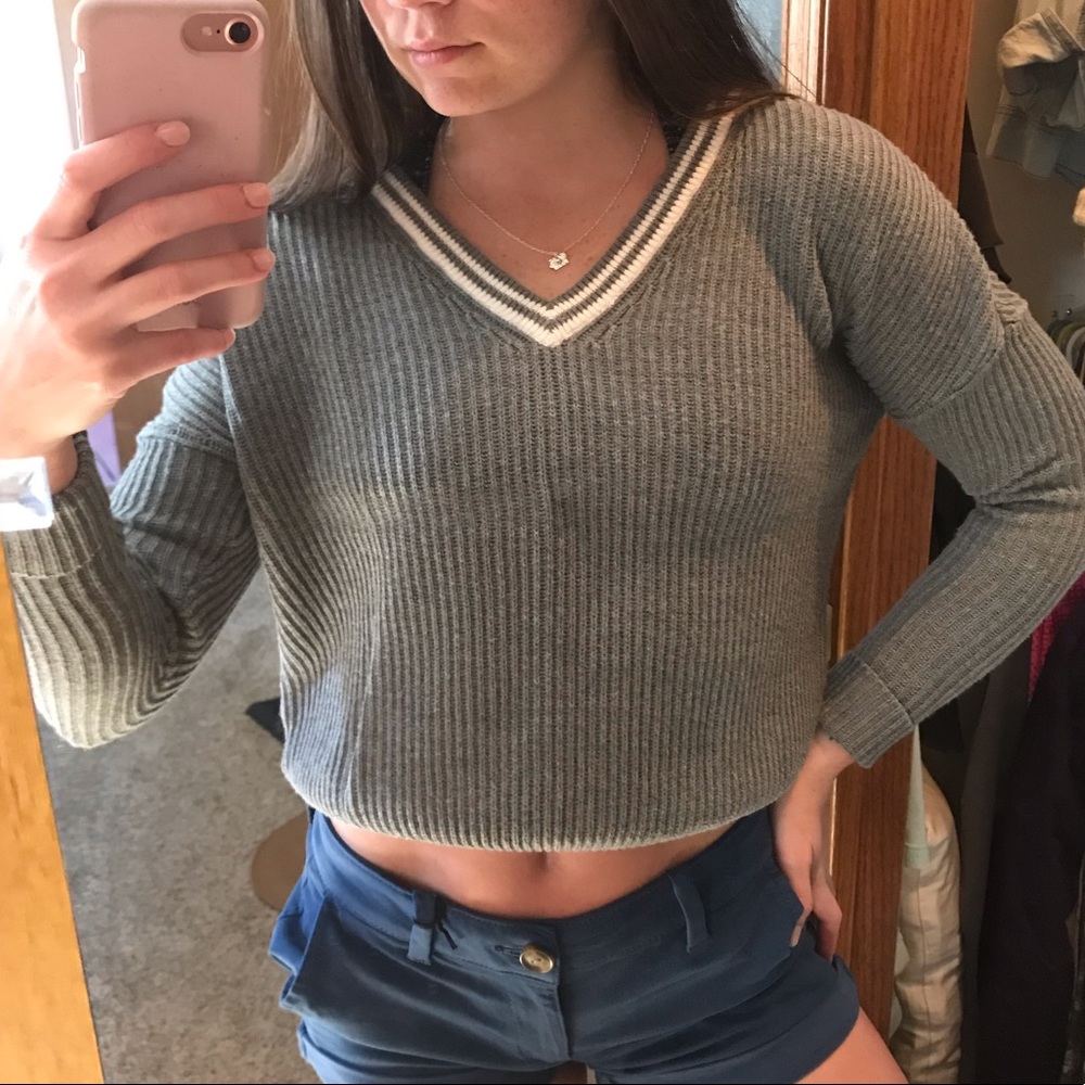 Gray v neck sweater